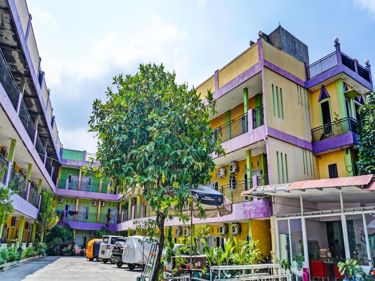 Oyo 91796 Guest House Ghalta Syariah Karawang Exterior foto