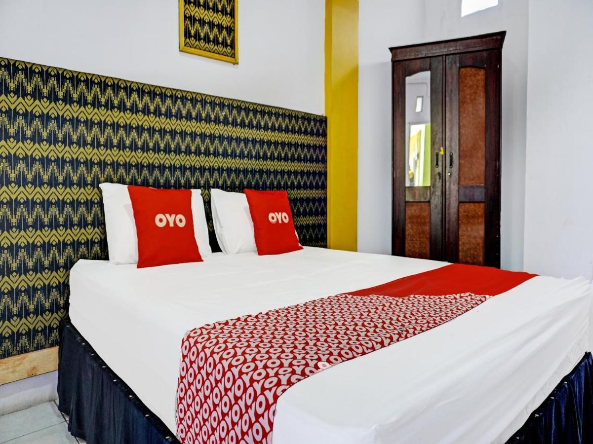 Oyo 91796 Guest House Ghalta Syariah Karawang Exterior foto